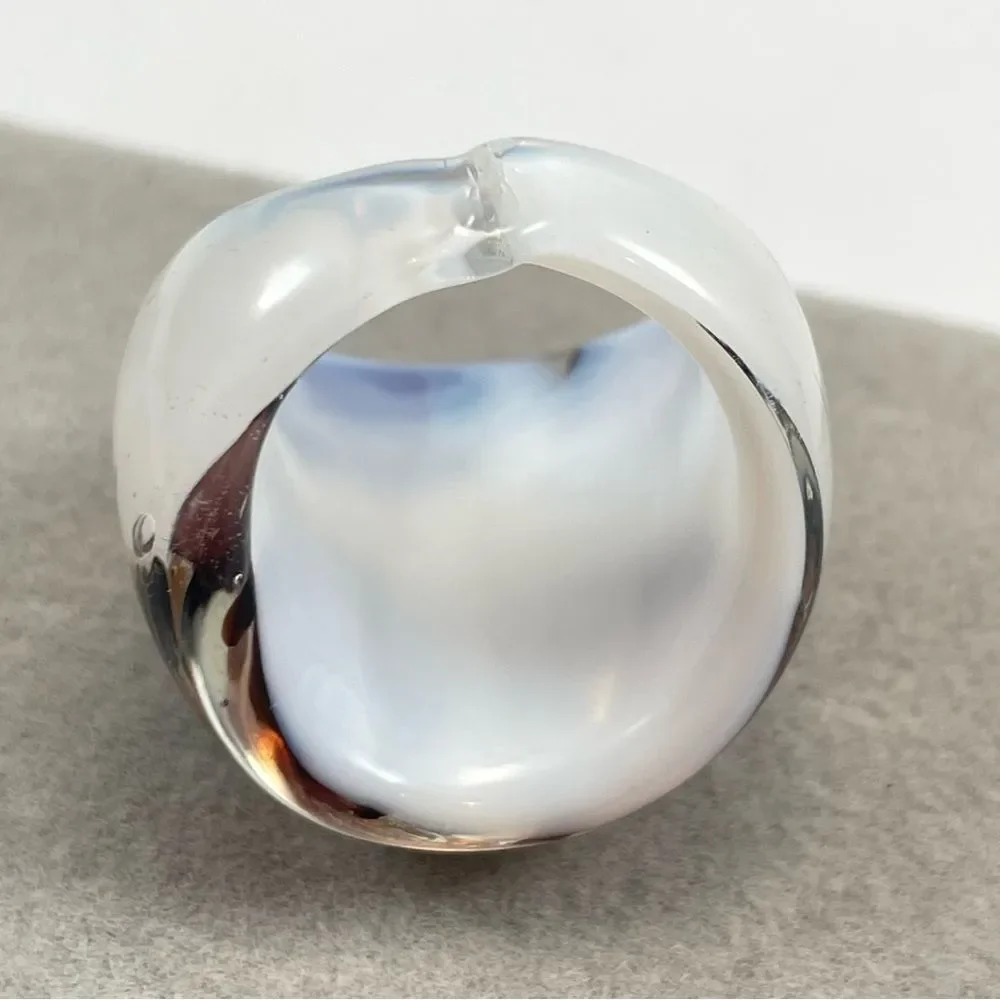 Stunning White Hand Blown Glass Ring Amethyst Color and Gold Retro Chunky 6.5